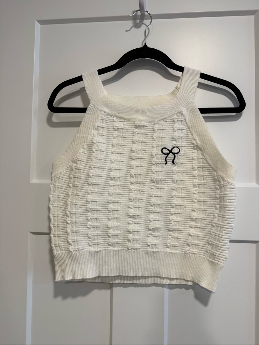 White Textured Knit Sweater Tank Top โ Sleeveless โ Bow Detail โ Womenโs